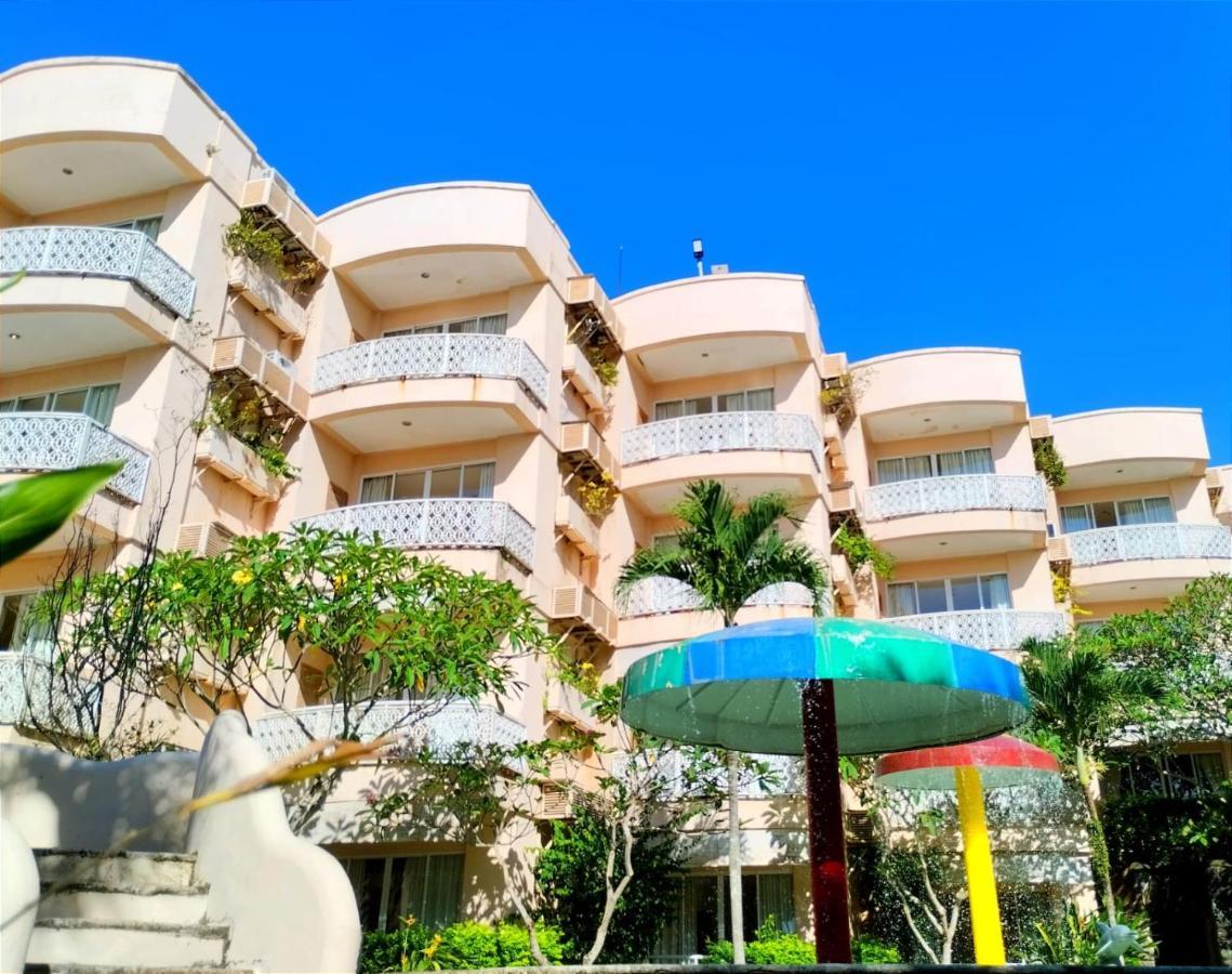 Hawaii Resort Family Suites Anyer Dış mekan fotoğraf